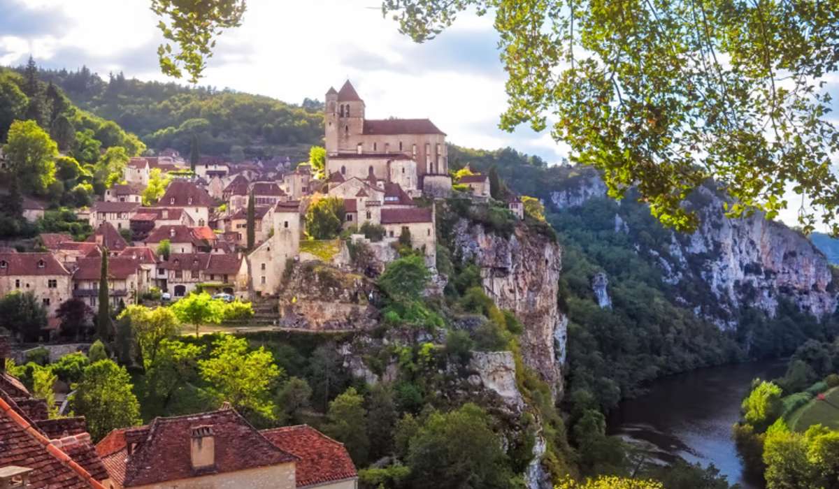Combien de temps prévoir pour visiter les sites médiévaux du Lot ?