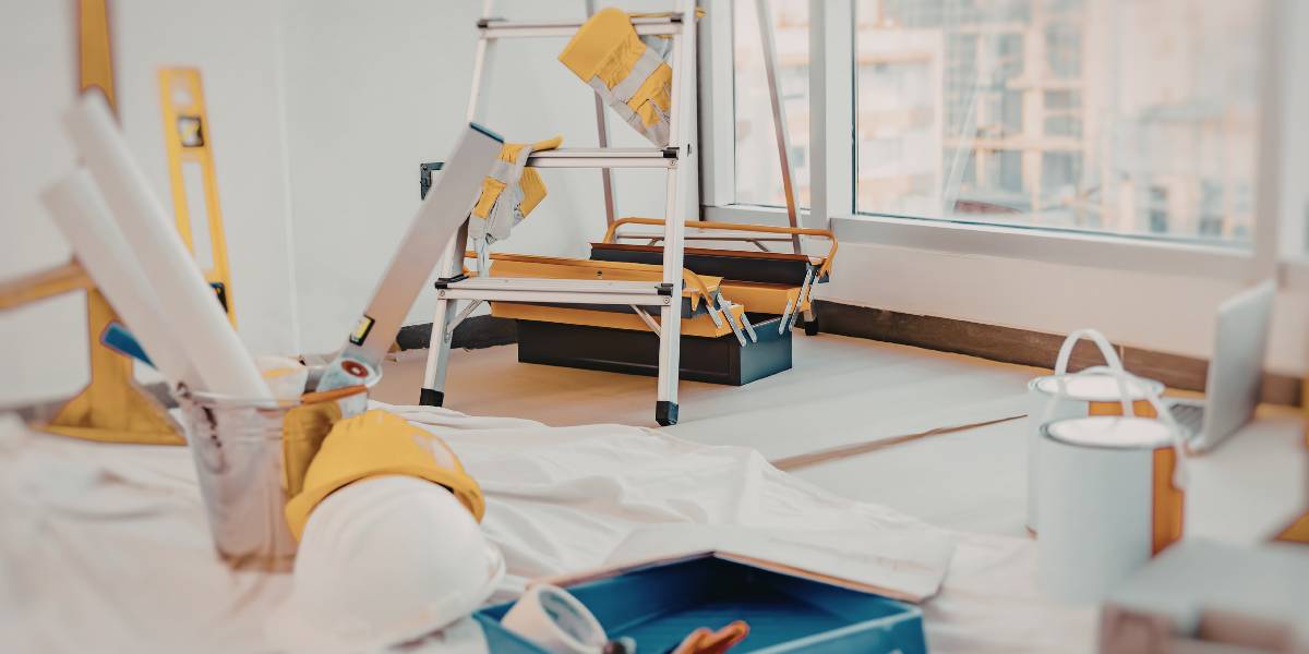 Chantiers de rénovation en appartement : la logistique du béton en milieu urbain