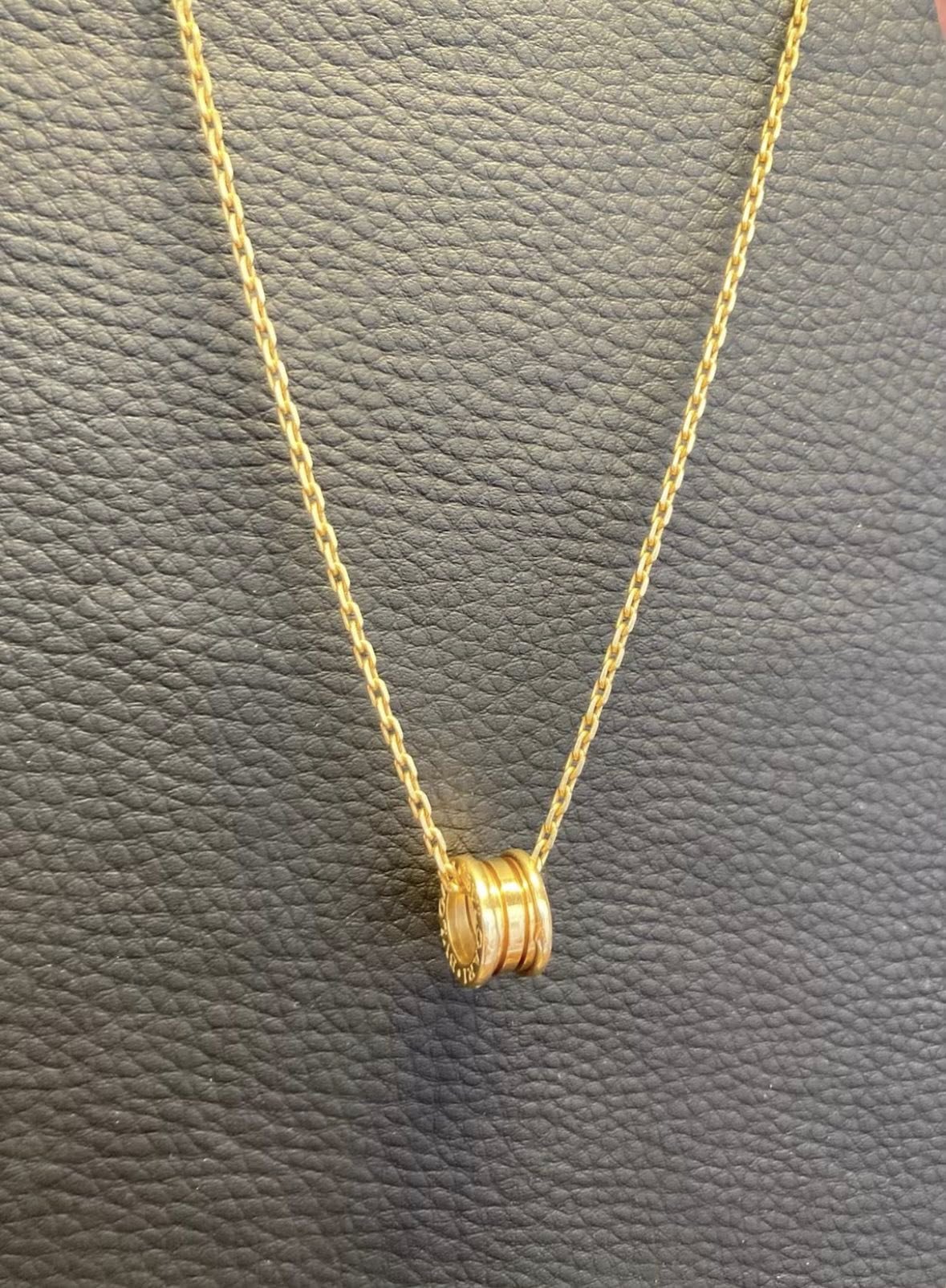 Quels bijoux en or faut-il privilégier ? Nos indispensables pour sublimer toutes vos tenues