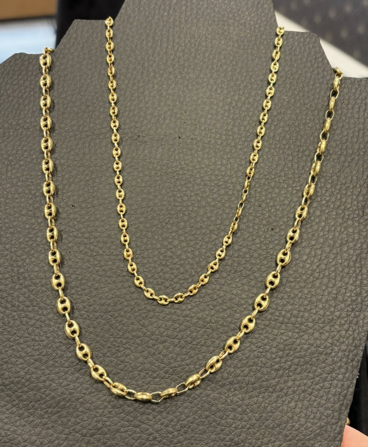 Quels bijoux en or faut-il privilégier ? Nos indispensables pour sublimer toutes vos tenues