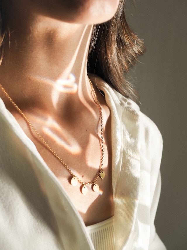 La médaille, ce bijou qui vous ressemble jusque dans l'âme 2 f2953d695314472b1d20fc7c00c897aa547af110 La médaille, ce bijou qui vous ressemble jusque dans l'âme